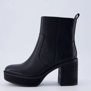 Cushionaire Festival Platform Block Heel Boot
